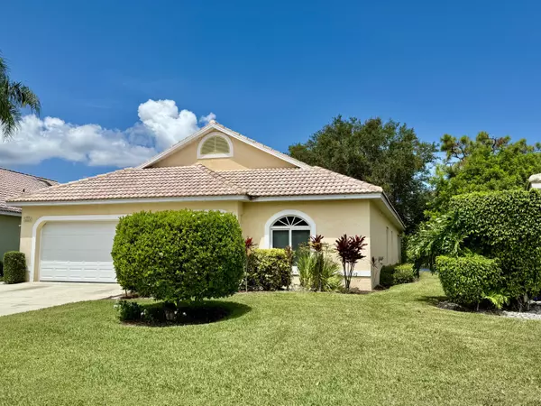 6008 SE Walkers Cay CT, Stuart, FL 34997