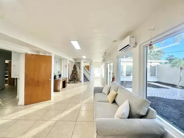 West Palm Beach, FL 33407,3600 Broadway AVE Suite 1-2