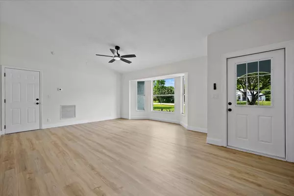 Loxahatchee, FL 33470,14662 74th ST