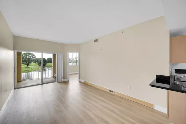 Wellington, FL 33414,2100 Greenview Shores BLVD 514