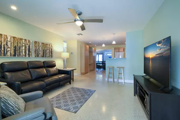 Stuart, FL 34996,438 SE Fini DR