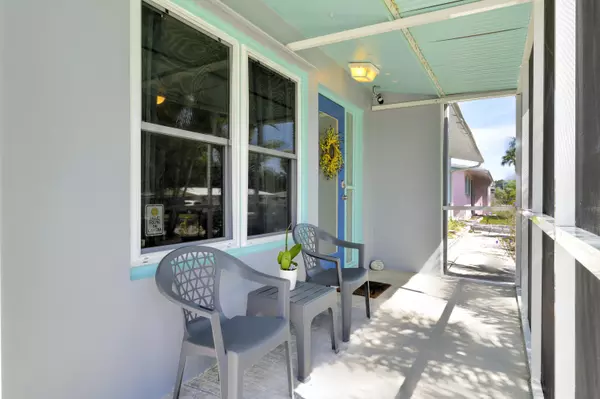 Stuart, FL 34996,438 SE Fini DR