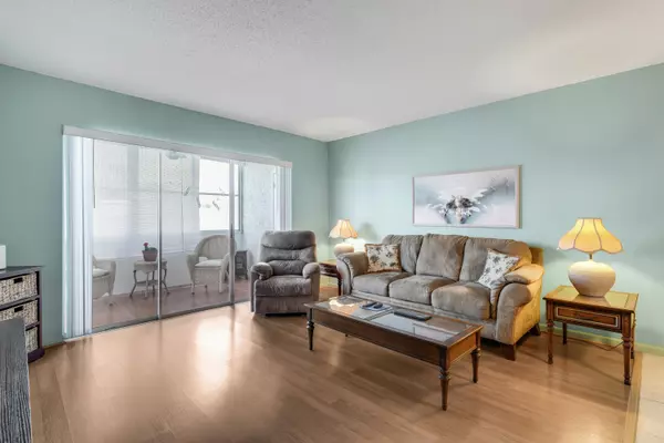 Palm Springs, FL 33461,721 Lori DR 303