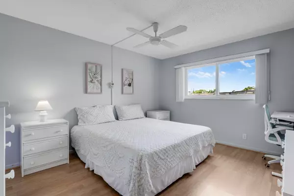 Palm Springs, FL 33461,721 Lori DR 303