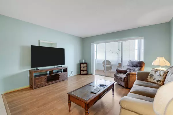 Palm Springs, FL 33461,721 Lori DR 303