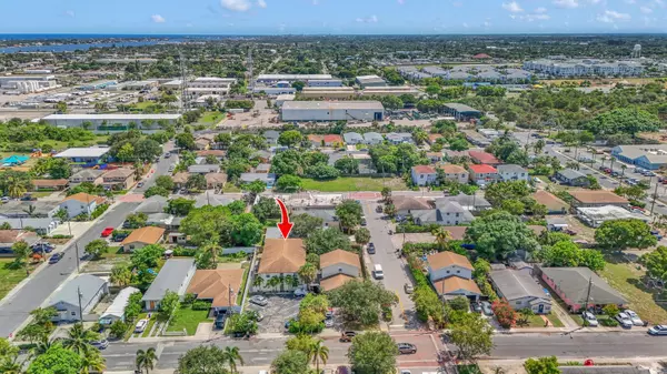 Lake Worth Beach, FL 33460,715 Washington AVE 1-4