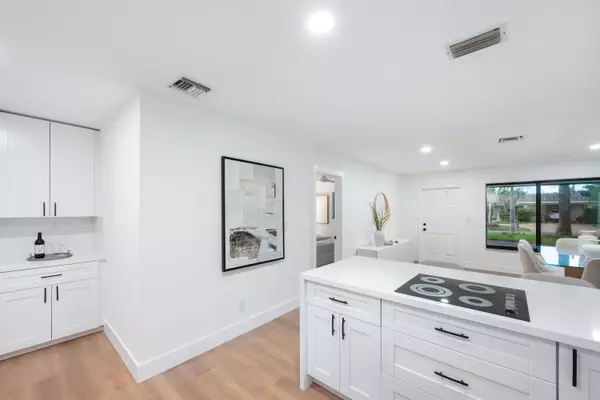 Fort Lauderdale, FL 33334,5341 NE 17th TER