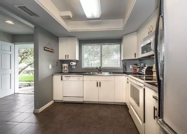 Vero Beach, FL 32963,917 Coquina LN 4