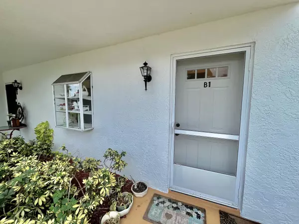 Fort Pierce, FL 34982,1219 S Lakes End DR B1