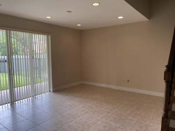 Wellington, FL 33414,9074 Dupont PL