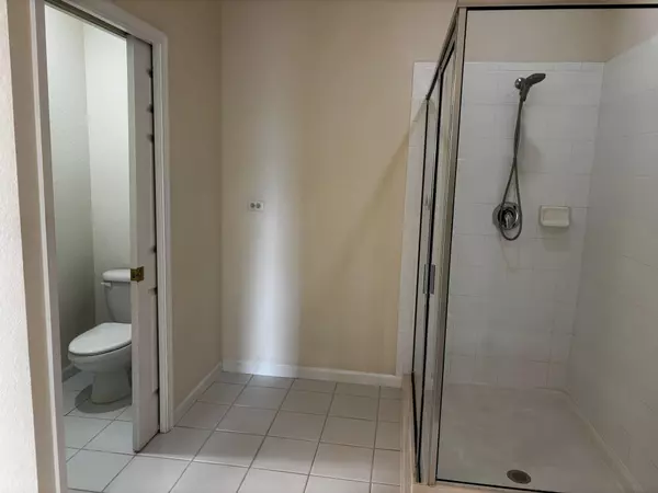 Jupiter, FL 33458,221 Greenwich CIR 209