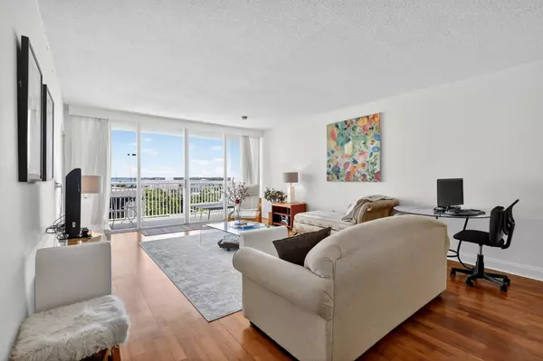 Palm Beach, FL 33480,2780 S Ocean BLVD 806