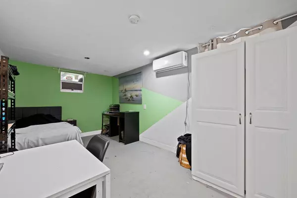 Hallandale Beach, FL 33009,309 SW 7th ST