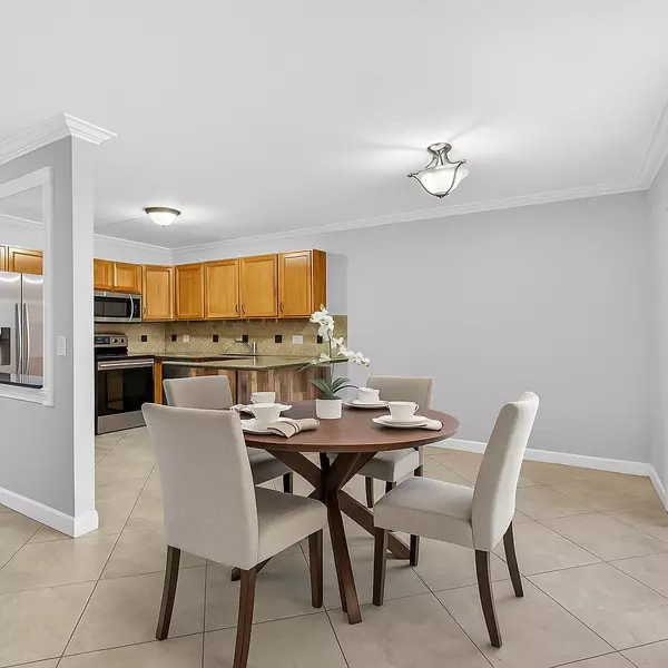 1590 Forest Lakes CIR B, West Palm Beach, FL 33406