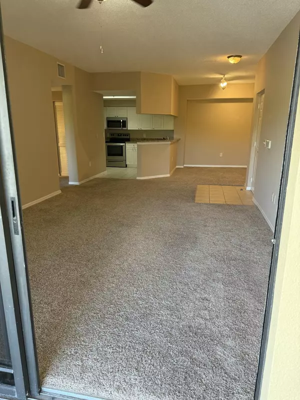 2730 Anzio CT 306, Palm Beach Gardens, FL 33410