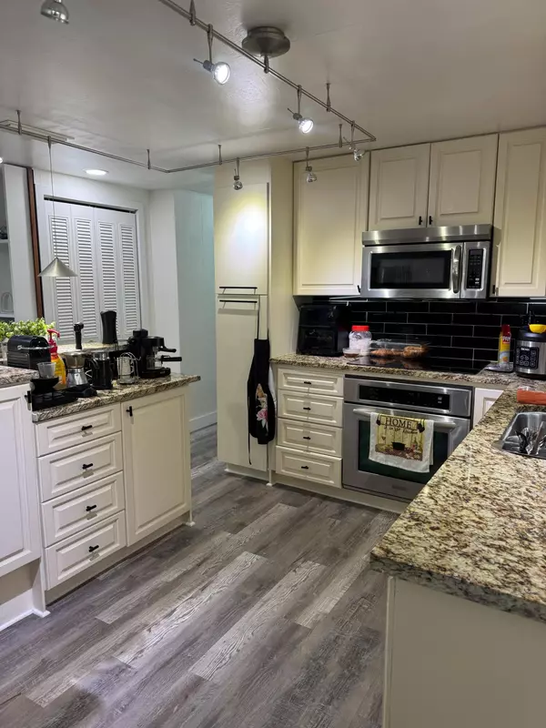 Palm Beach Gardens, FL 33410,2555 Pga Blvd 18