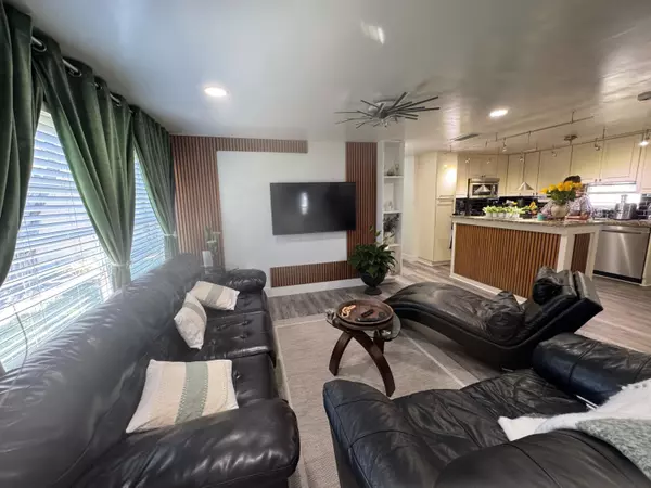 Palm Beach Gardens, FL 33410,2555 Pga Blvd 18