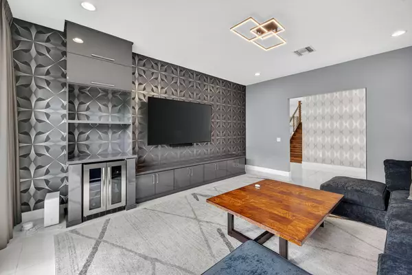 Boca Raton, FL 33496,8618 Tower Bridge CT