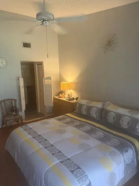 Lake Worth, FL 33467,7855 Willow Springs DR 723