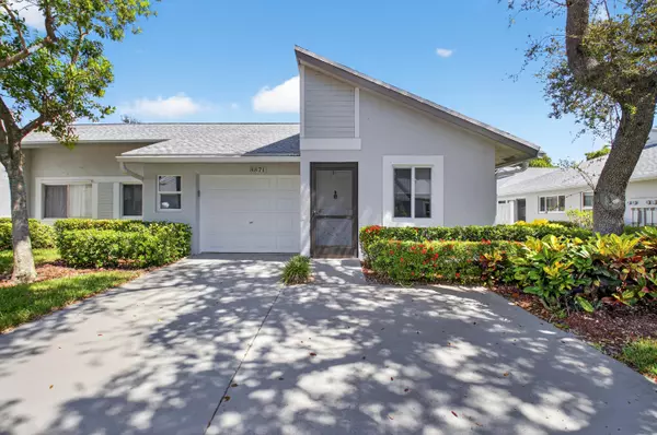 8871 Sunscape LN, Boca Raton, FL 33496
