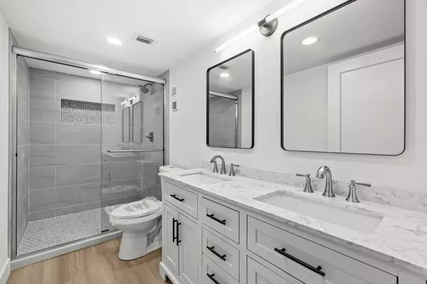 Delray Beach, FL 33446,7076 Huntington LN 208