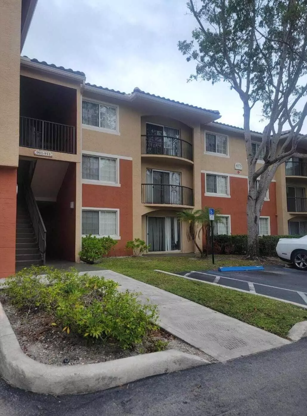 West Palm Beach, FL 33417,4175 N N Haverhill RD 907