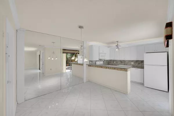 Delray Beach, FL 33445,2947 SW 22nd CIR 28a