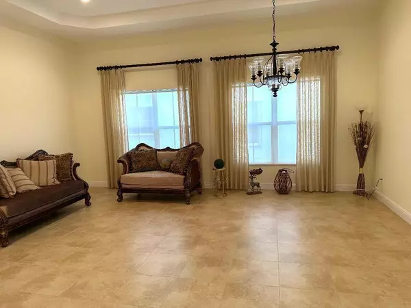 Lake Worth, FL 33463,6297 Vireo CT