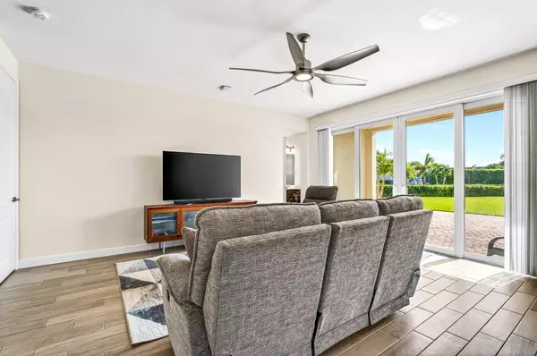 Vero Beach, FL 32967,5986 Sequoia CIR