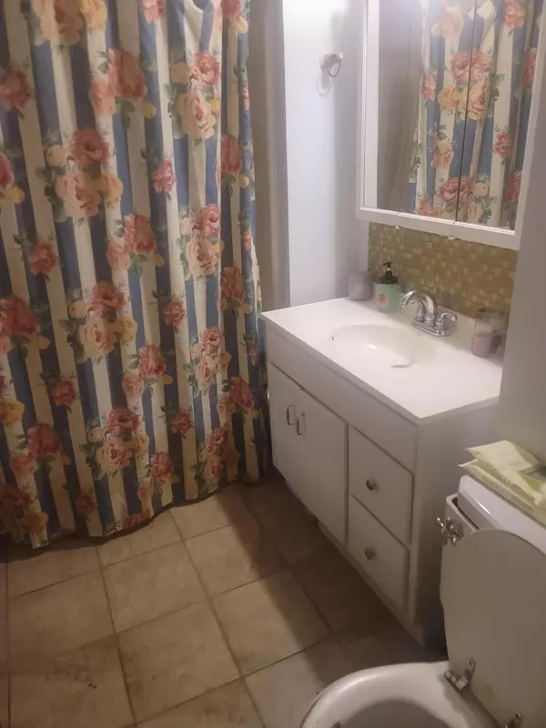 Blountstown, FL 32424,25541 NE Pennington ST