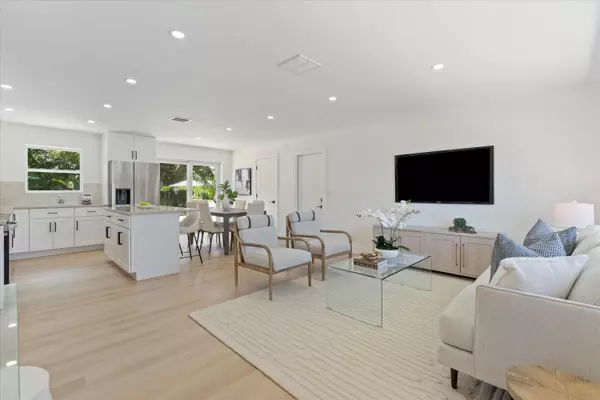 North Palm Beach, FL 33408,973 Lighthouse DR