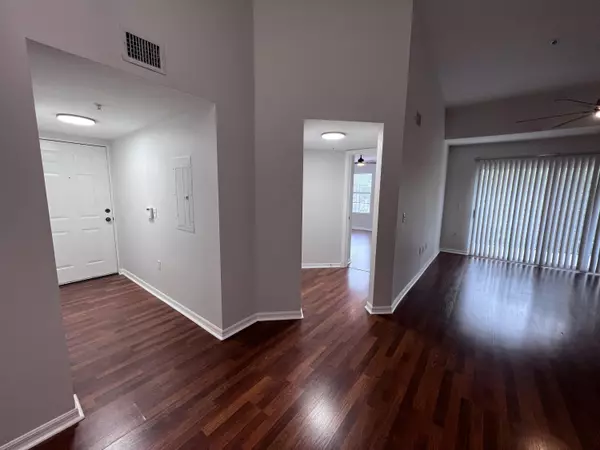 West Palm Beach, FL 33409,4041 San Marino BLVD 305