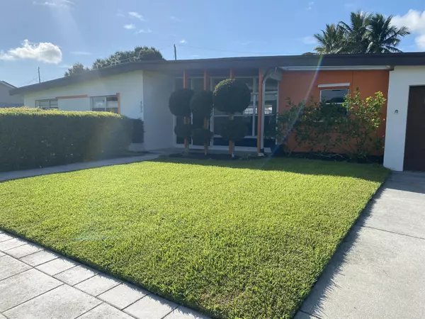 Vero Beach, FL 32962,403 SE 21st PL
