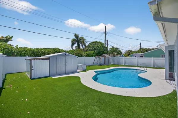 516 E Whitney DR, Jupiter, FL 33458