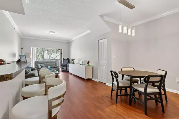 Coral Springs, FL 33067,5820 W Sample RD 206