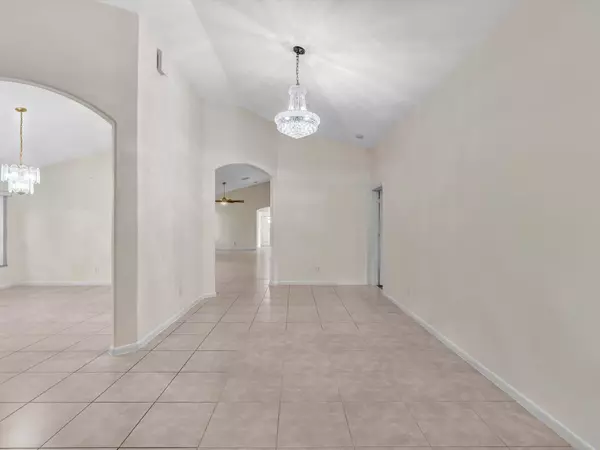 Lake Worth Beach, FL 33460,706 N C ST