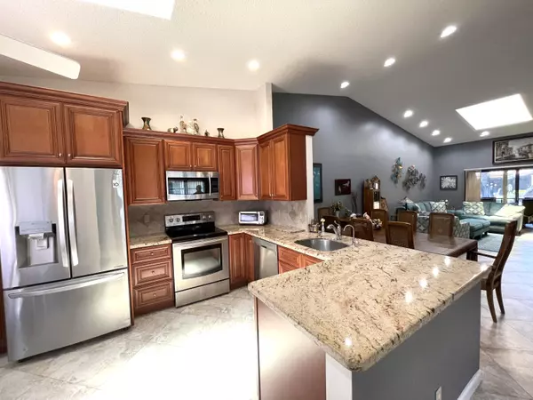 Delray Beach, FL 33484,6141 Sunny Pointe CIR B