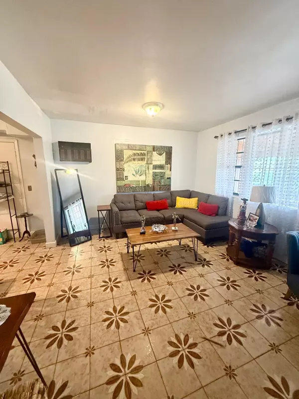 Hialeah, FL 33010,102 NE 9th CT