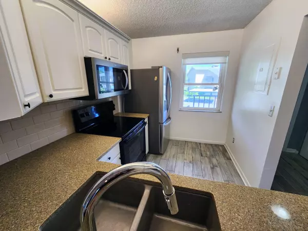 Stuart, FL 34994,3171 SE Aster LN 1107