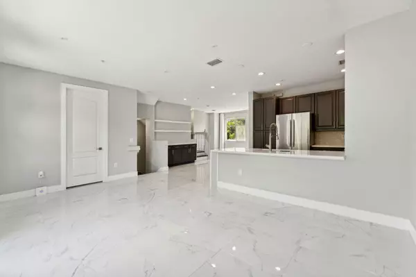 Boca Raton, FL 33431,671 NW 38th CIR