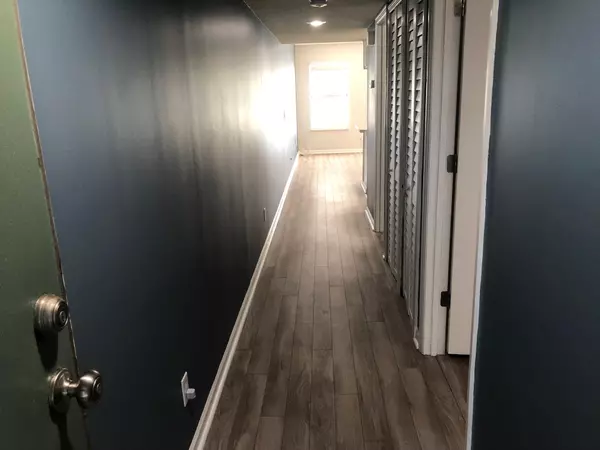 Palm Beach Gardens, FL 33418,150 Cypress Point DR