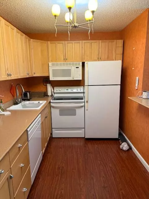 Deerfield Beach, FL 33442,231 E Durham