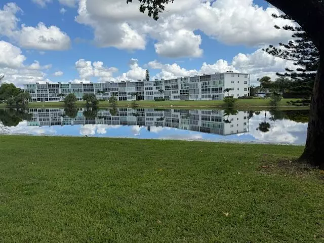 Deerfield Beach, FL 33442,1028 Cambridge B