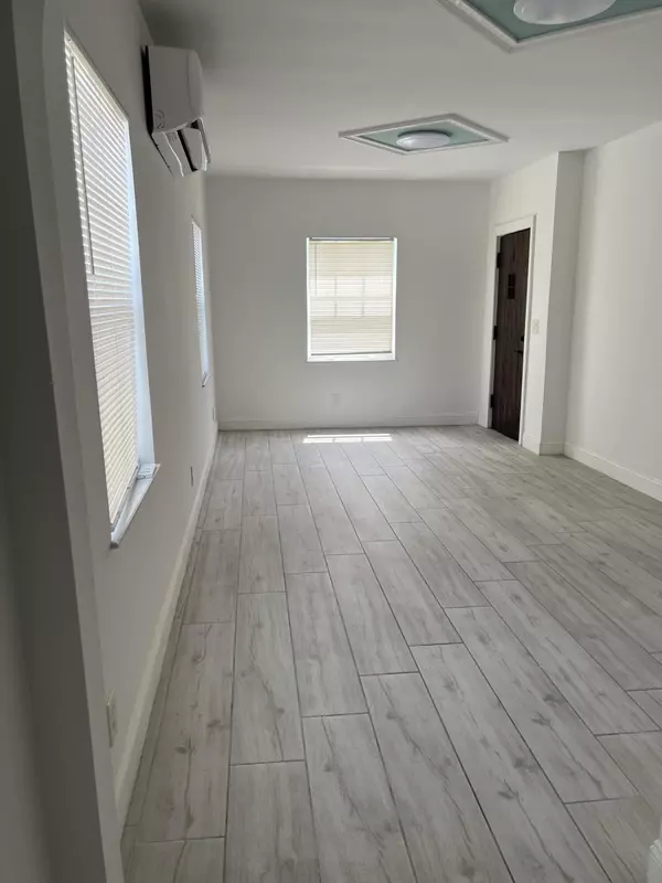 Lake Worth Beach, FL 33460,407 S Lakeside DR D