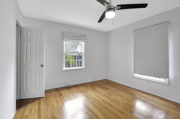 Hollywood, FL 33020,1635 Hayes ST