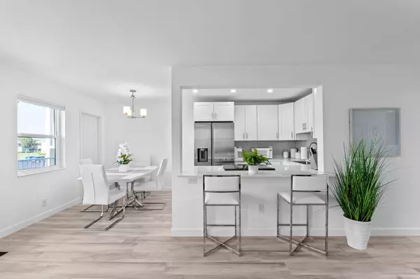 Boynton Beach, FL 33435,530 E Horizons 203