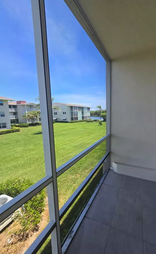 530 E Horizons 203, Boynton Beach, FL 33435