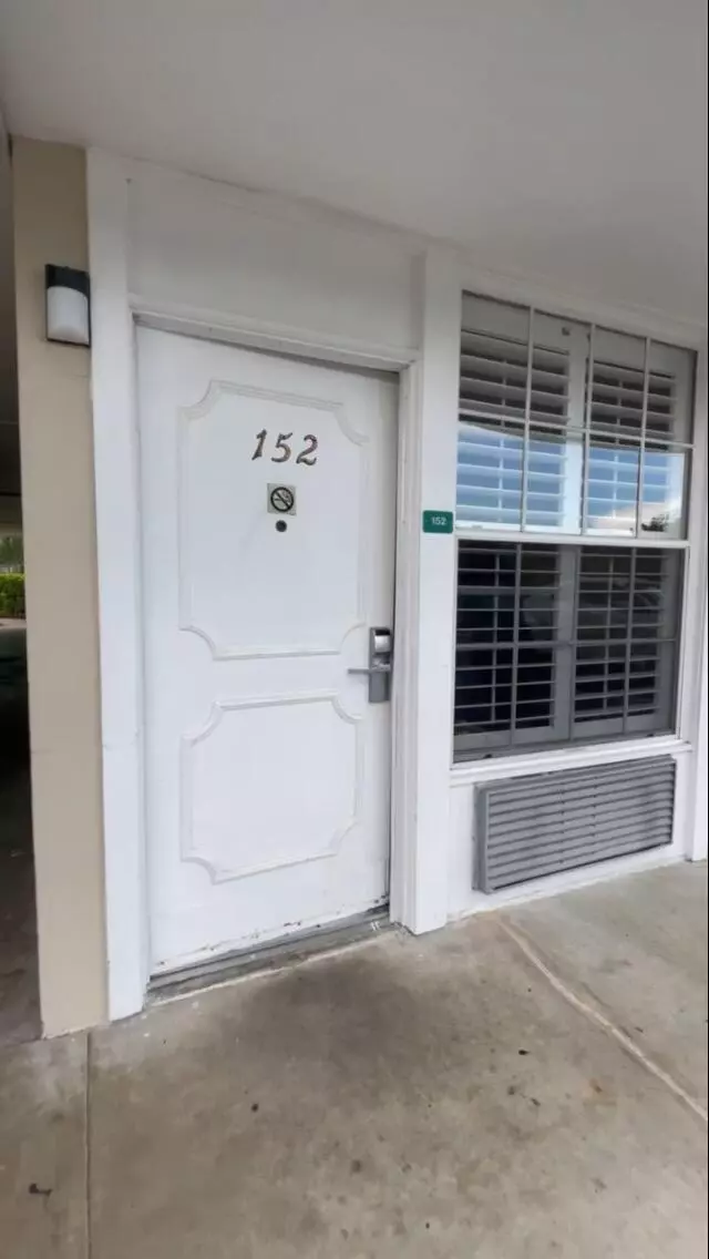 Naples, FL 34103,2555 N 9th ST 152