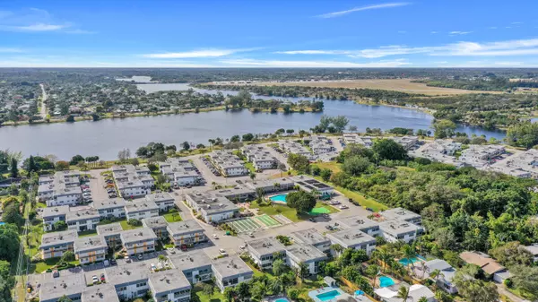 Lake Worth Beach, FL 33461,3240 Lake Osborne DR 205