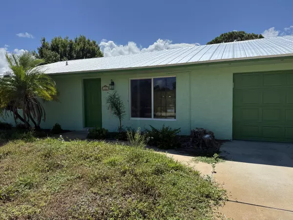 Jensen Beach, FL 34957,431 NE Julia CT